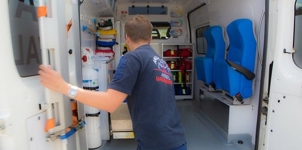 transport-ambulances-avril