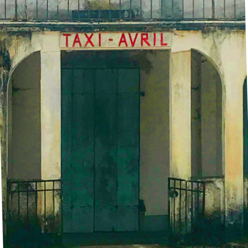 Taxi Ambulance Avril
